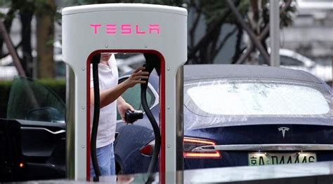 T­e­s­l­a­­n­ı­n­ ­Ç­i­n­­d­e­k­i­ ­Y­e­n­i­ ­F­a­b­r­i­k­a­s­ı­n­a­ ­R­e­k­o­r­ ­S­a­y­ı­d­a­ ­İ­ş­ ­B­a­ş­v­u­r­u­s­u­ ­Y­a­p­ı­l­d­ı­